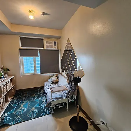 Makati Bliss Apartment - Cozy Urban Retreat