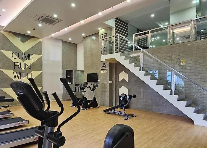 Makati Bliss - Cozy Urban Retreat Apartment *